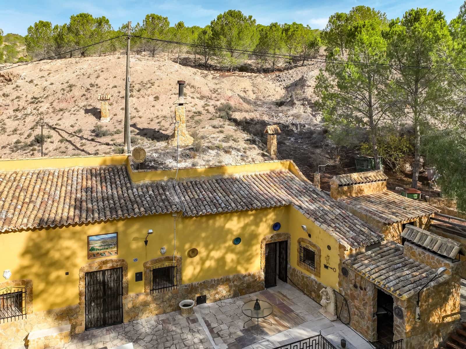 4 makuuhuone Luolatalo myytävänä paikassa Pinoso mukana 
autotalli - 159 950 € (Ref: 9393284)