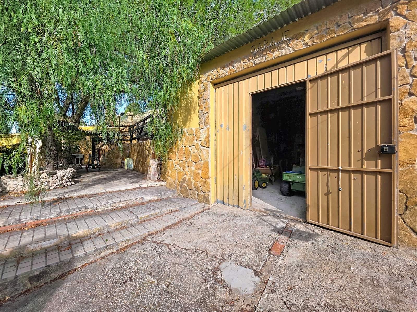 4 makuuhuone Luolatalo myytävänä paikassa Pinoso mukana 
autotalli - 159 950 € (Ref: 9393284)