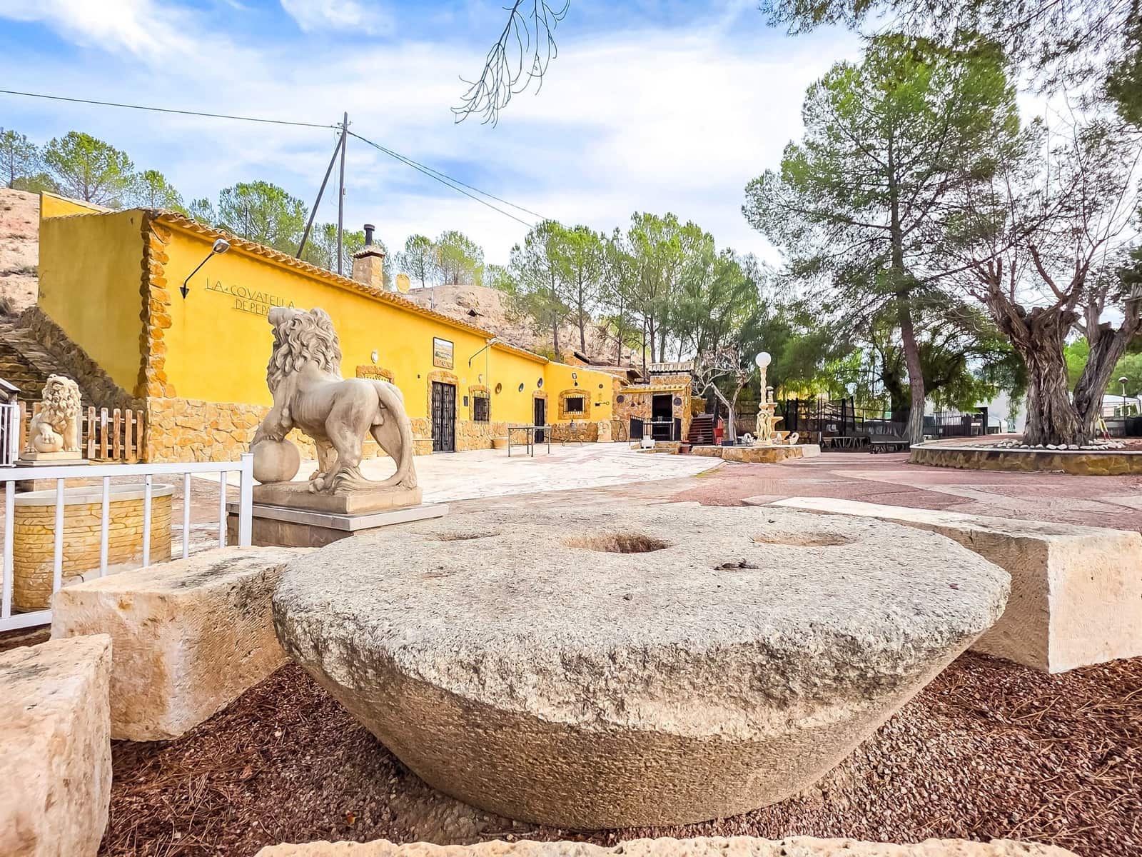 4 makuuhuone Luolatalo myytävänä paikassa Pinoso mukana 
autotalli - 159 950 € (Ref: 9393284)