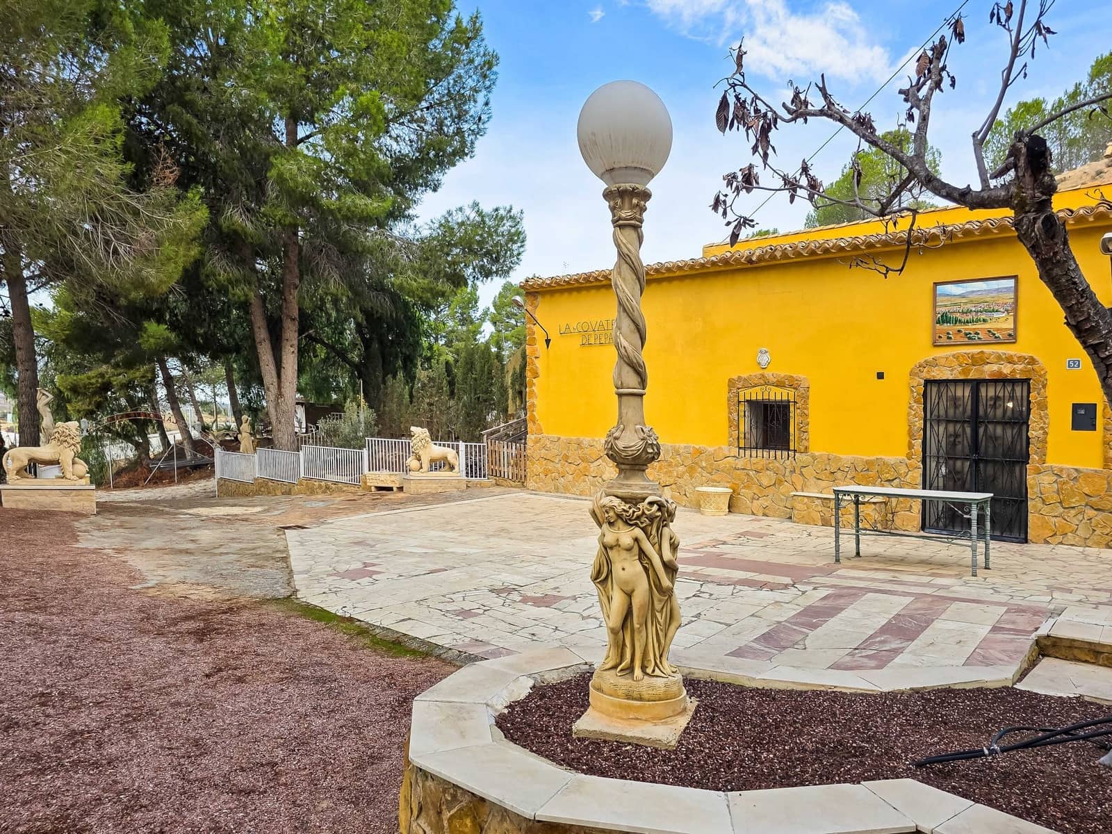 4 makuuhuone Luolatalo myytävänä paikassa Pinoso mukana 
autotalli - 159 950 € (Ref: 9393284)