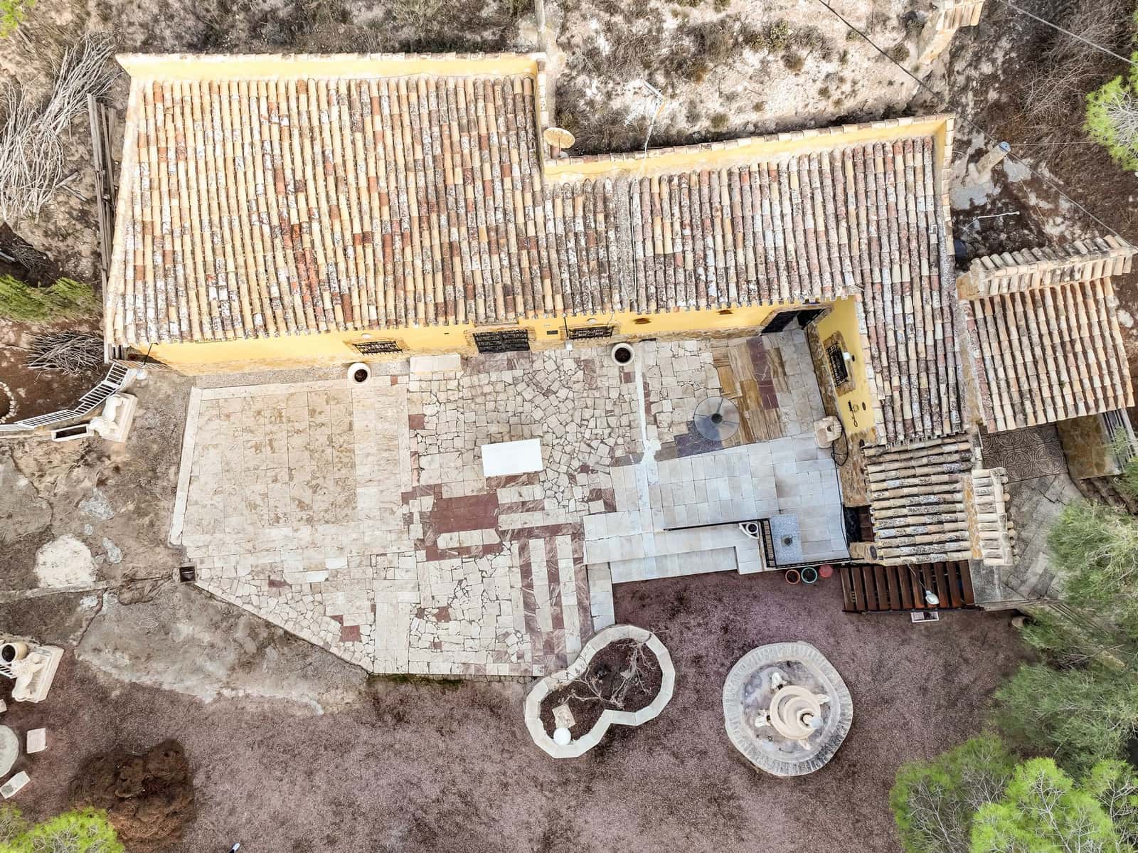 4 makuuhuone Luolatalo myytävänä paikassa Pinoso mukana 
autotalli - 159 950 € (Ref: 9393284)