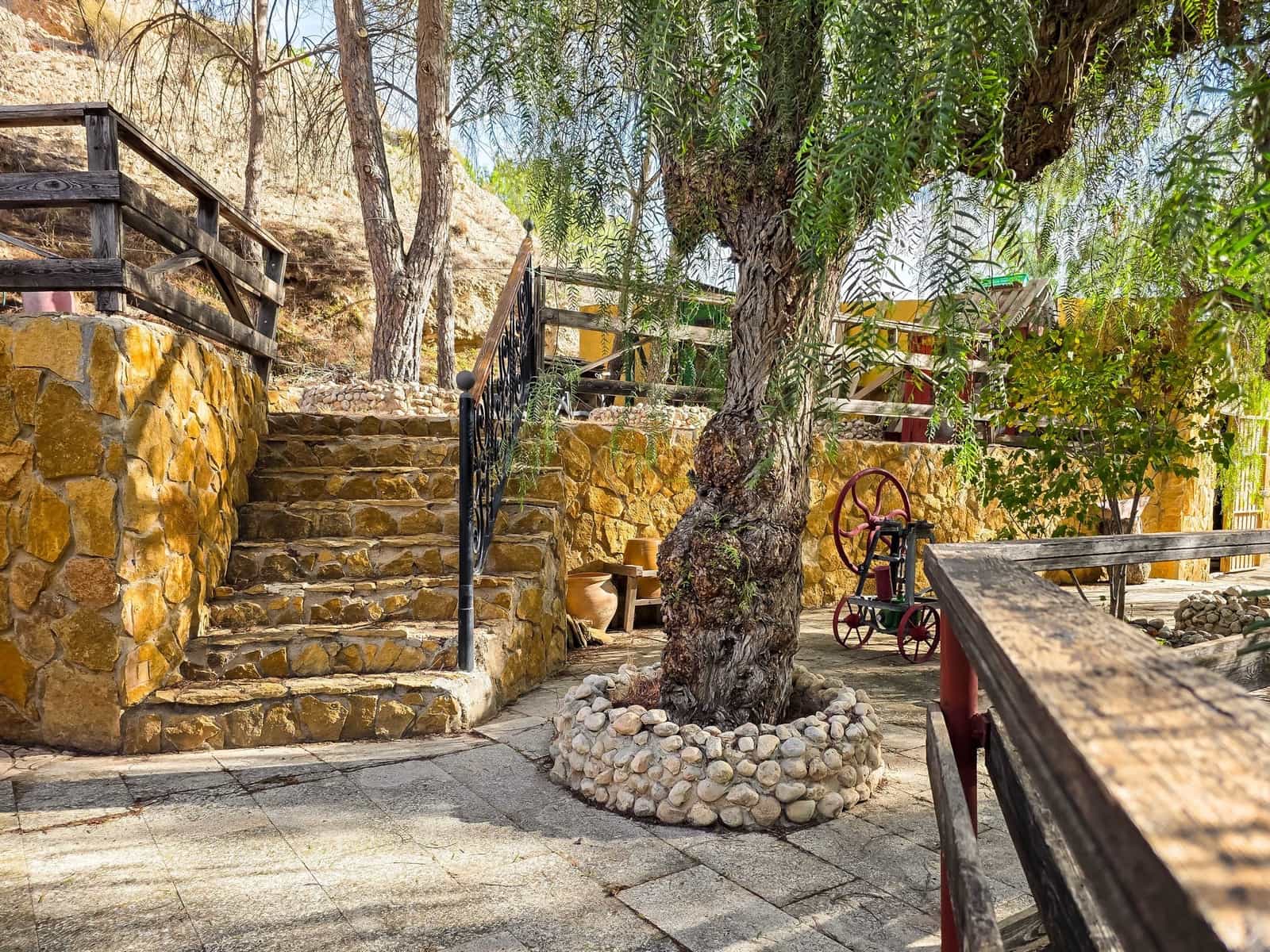 4 makuuhuone Luolatalo myytävänä paikassa Pinoso mukana 
autotalli - 159 950 € (Ref: 9393284)