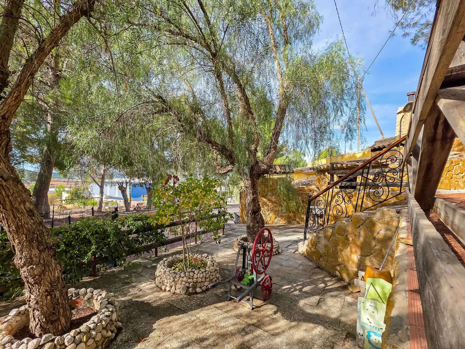 4 makuuhuone Luolatalo myytävänä paikassa Pinoso mukana 
autotalli - 159 950 € (Ref: 9393284)