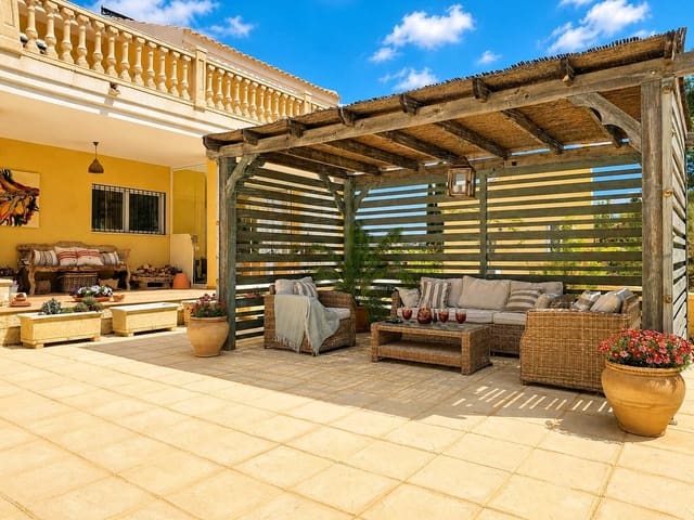 5 soverom Villa til salgs i Pinoso med svømmebasseng - € 649 950 (Ref: 9841472)