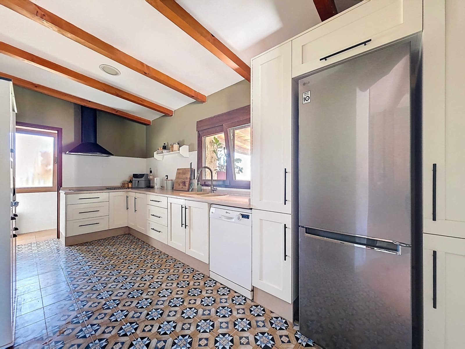 3 bedroom Villa for sale in Villena - € 259,000 (Ref: 9841473)