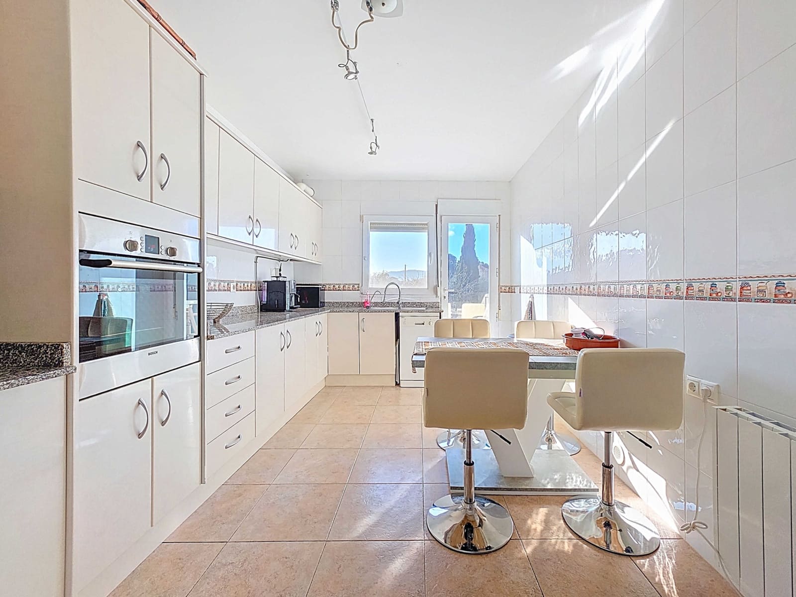 3 bedroom Villa for sale in Jumilla with pool - € 329,995 (Ref: 9841476)