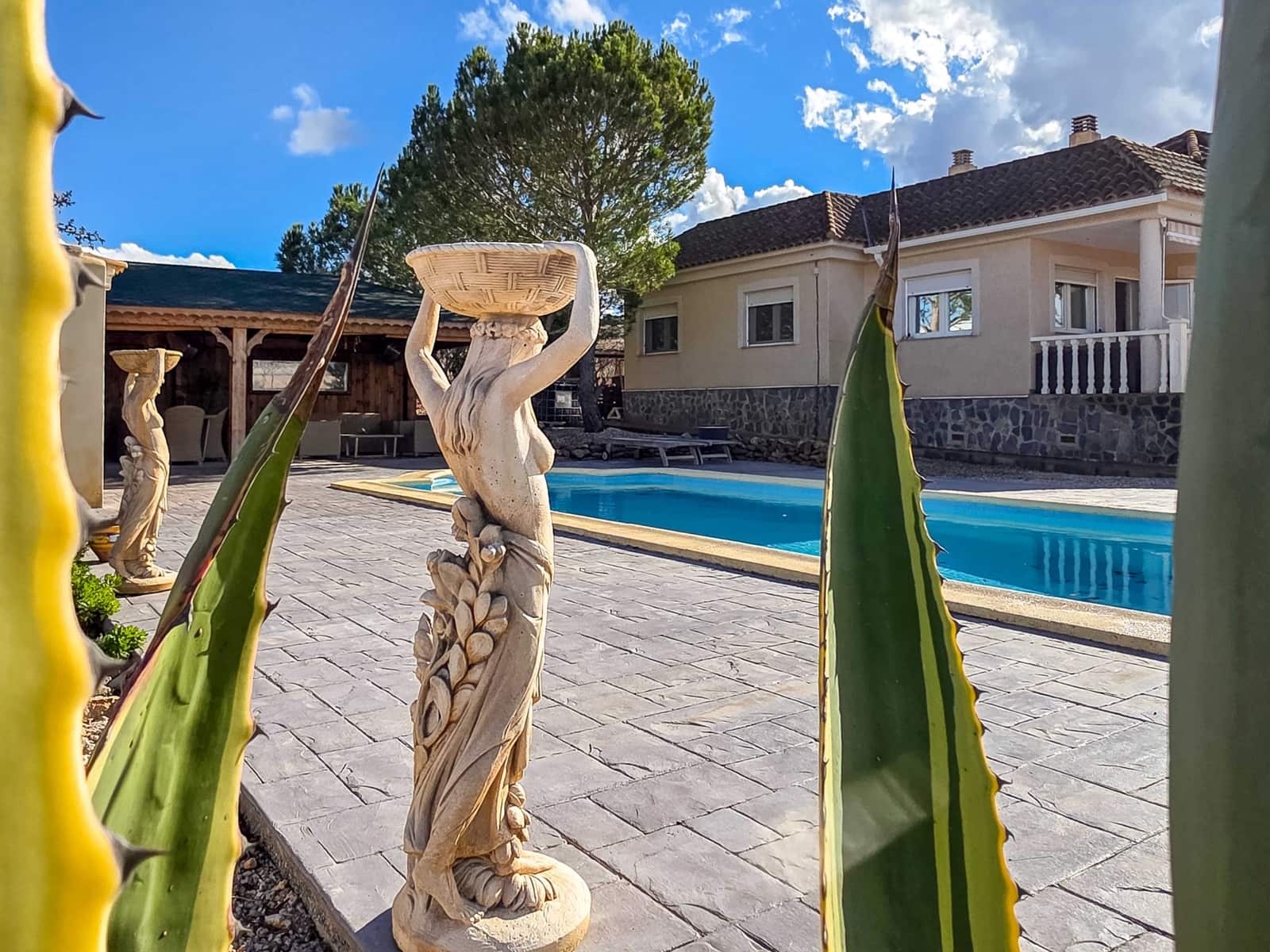 3 bedroom Villa for sale in Jumilla with pool - € 329,995 (Ref: 9841476)