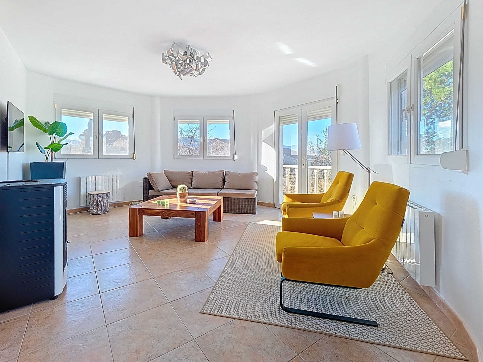 3 bedroom Villa for sale in Jumilla with pool - € 329,995 (Ref: 9841476)