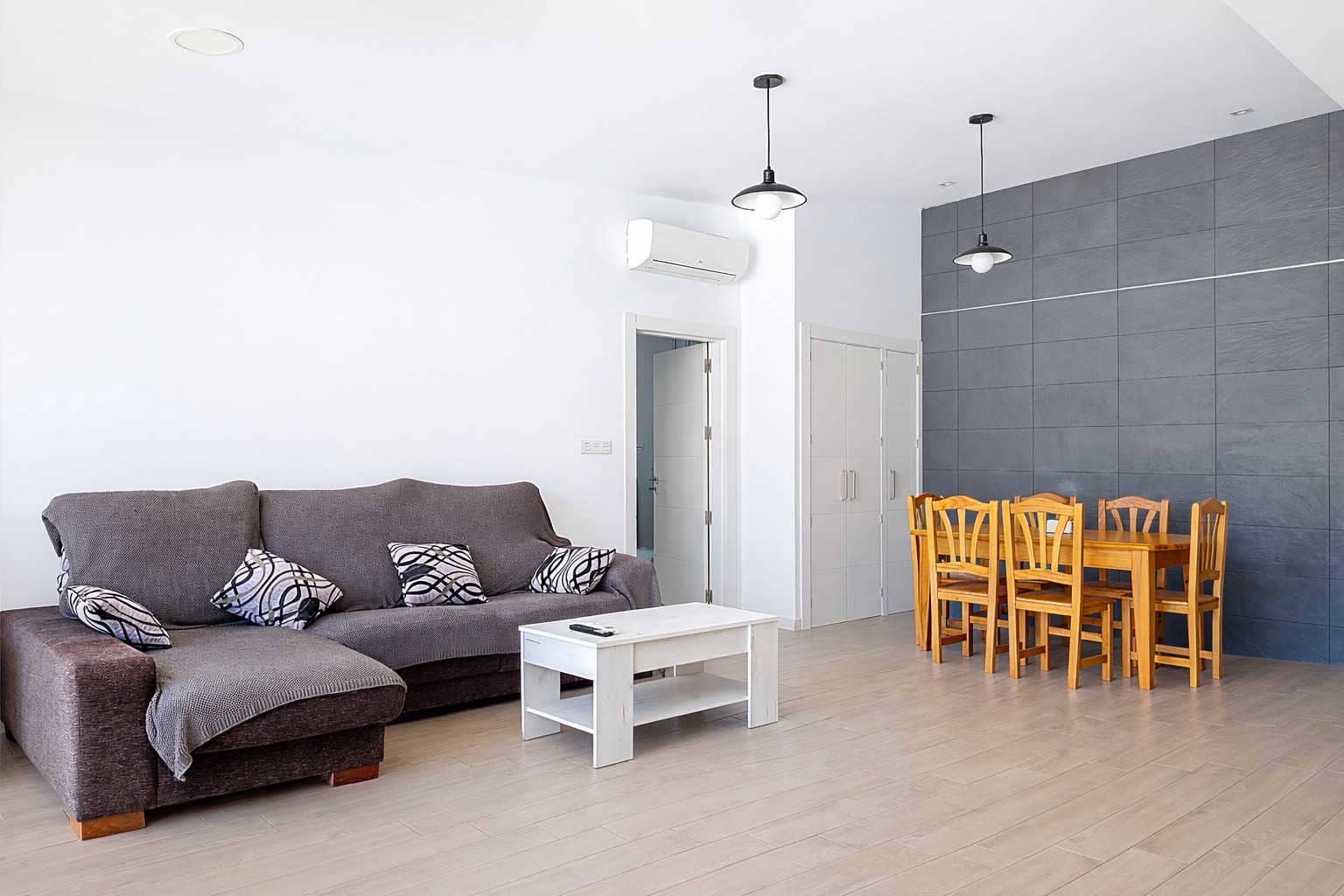7 bedroom Townhouse for sale in Pinoso with pool garage - € 849,995 (Ref: 9841477)