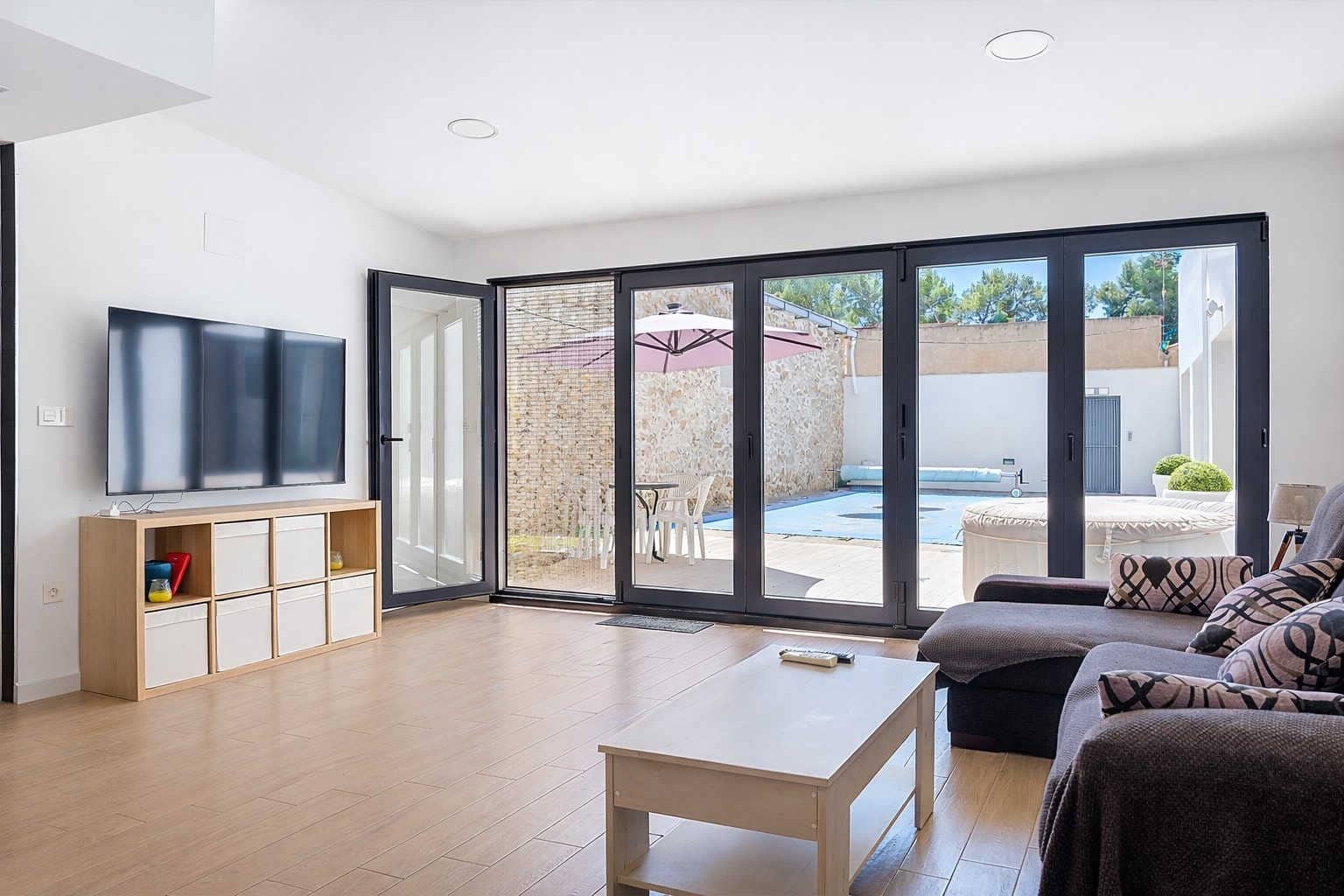 7 bedroom Townhouse for sale in Pinoso with pool garage - € 849,995 (Ref: 9841477)