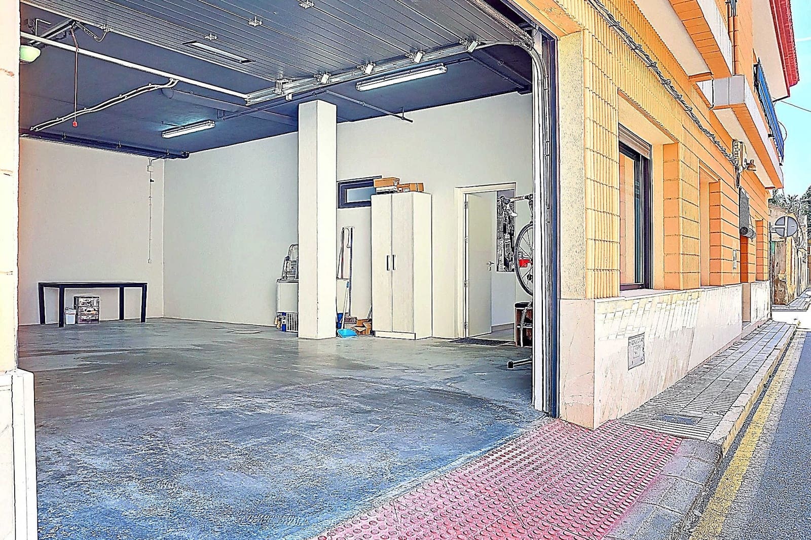 7 bedroom Townhouse for sale in Pinoso with pool garage - € 849,995 (Ref: 9841477)