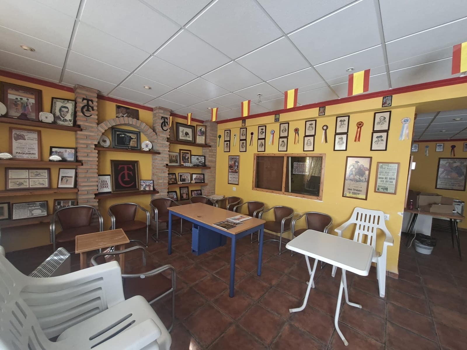 Commercial for sale in Huescar - € 39,950 (Ref: 9841480)