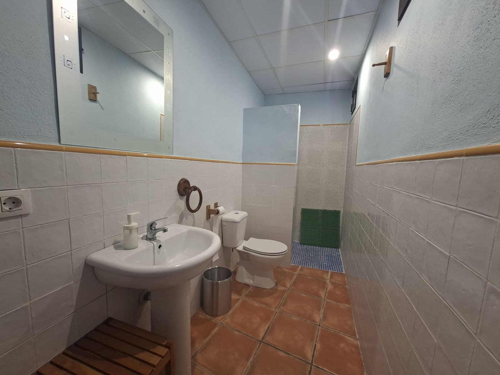 6 bedroom Townhouse for sale in Huescar - € 89,950 (Ref: 9841481)