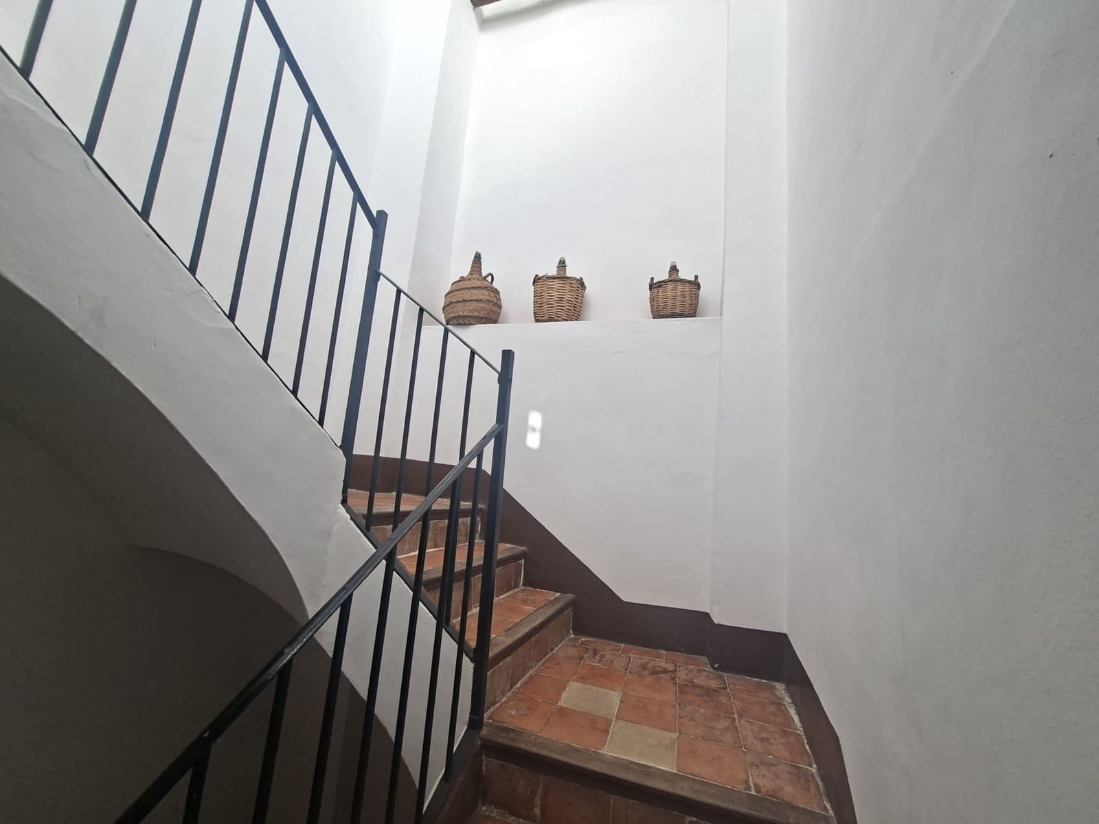 6 bedroom Townhouse for sale in Huescar - € 89,950 (Ref: 9841481)