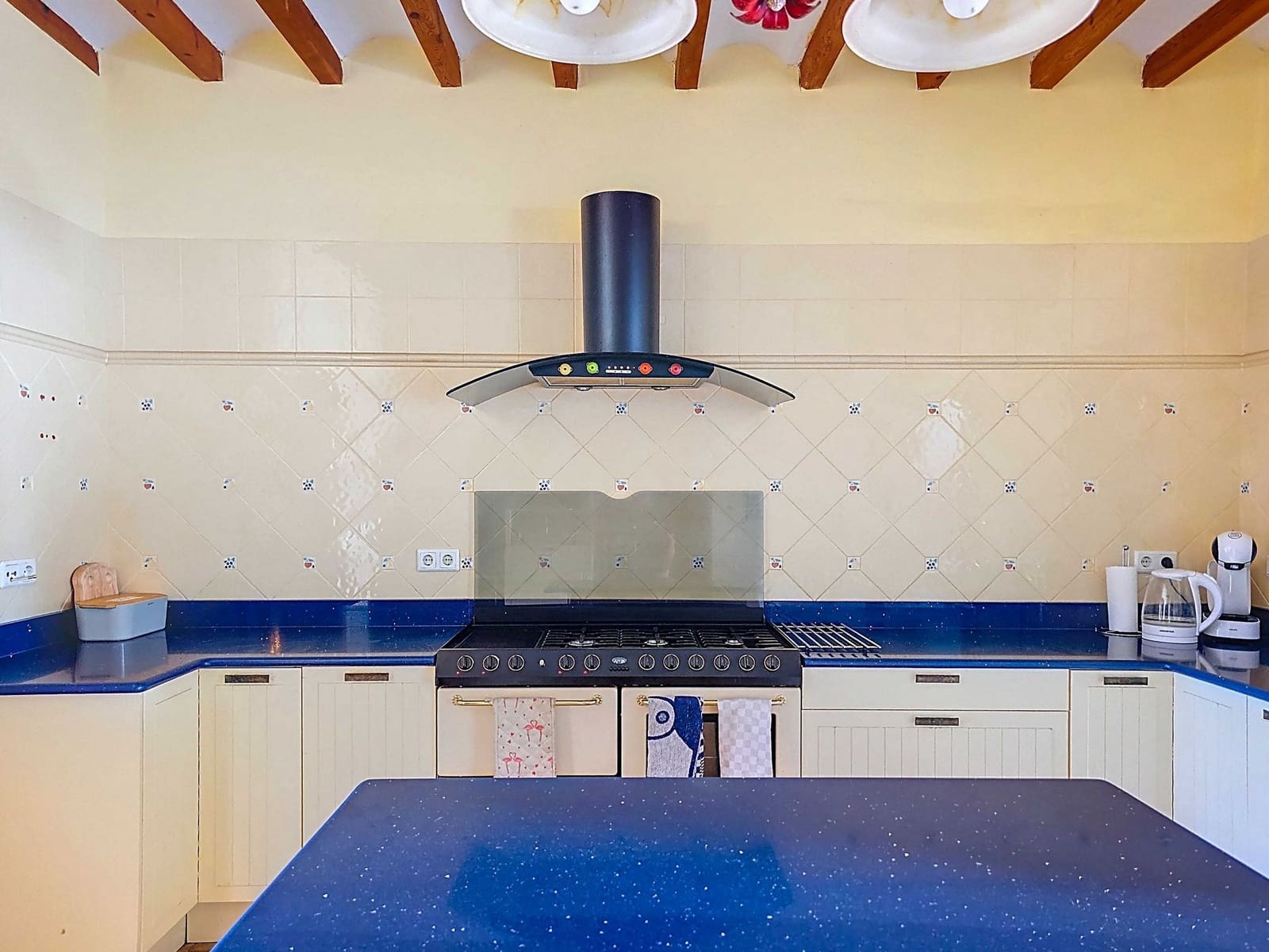 8 bedroom Finca/Country House for sale in Pinoso with pool - € 629,000 (Ref: 9841483)