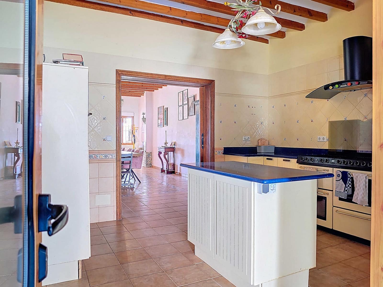 8 bedroom Finca/Country House for sale in Pinoso with pool - € 629,000 (Ref: 9841483)