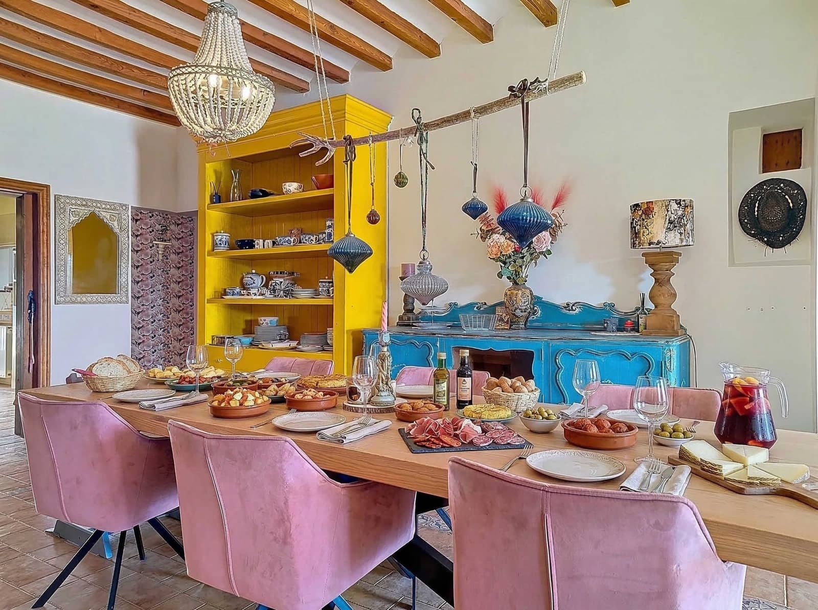 8 bedroom Finca/Country House for sale in Pinoso with pool - € 629,000 (Ref: 9841483)