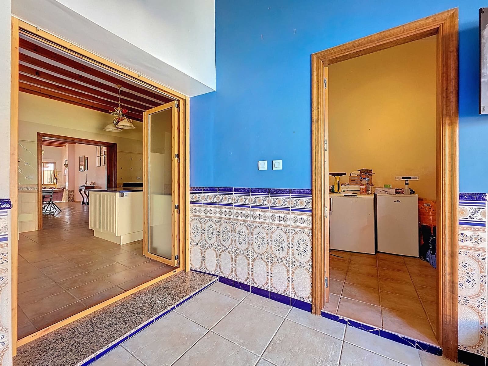 8 bedroom Finca/Country House for sale in Pinoso with pool - € 629,000 (Ref: 9841483)
