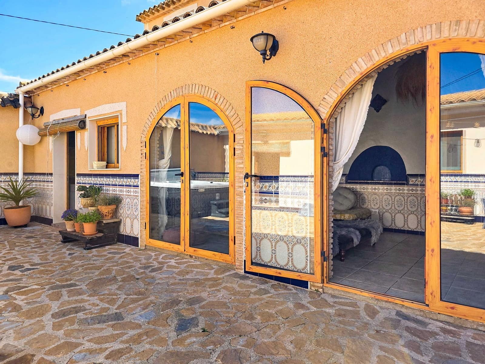 8 bedroom Finca/Country House for sale in Pinoso with pool - € 629,000 (Ref: 9841483)