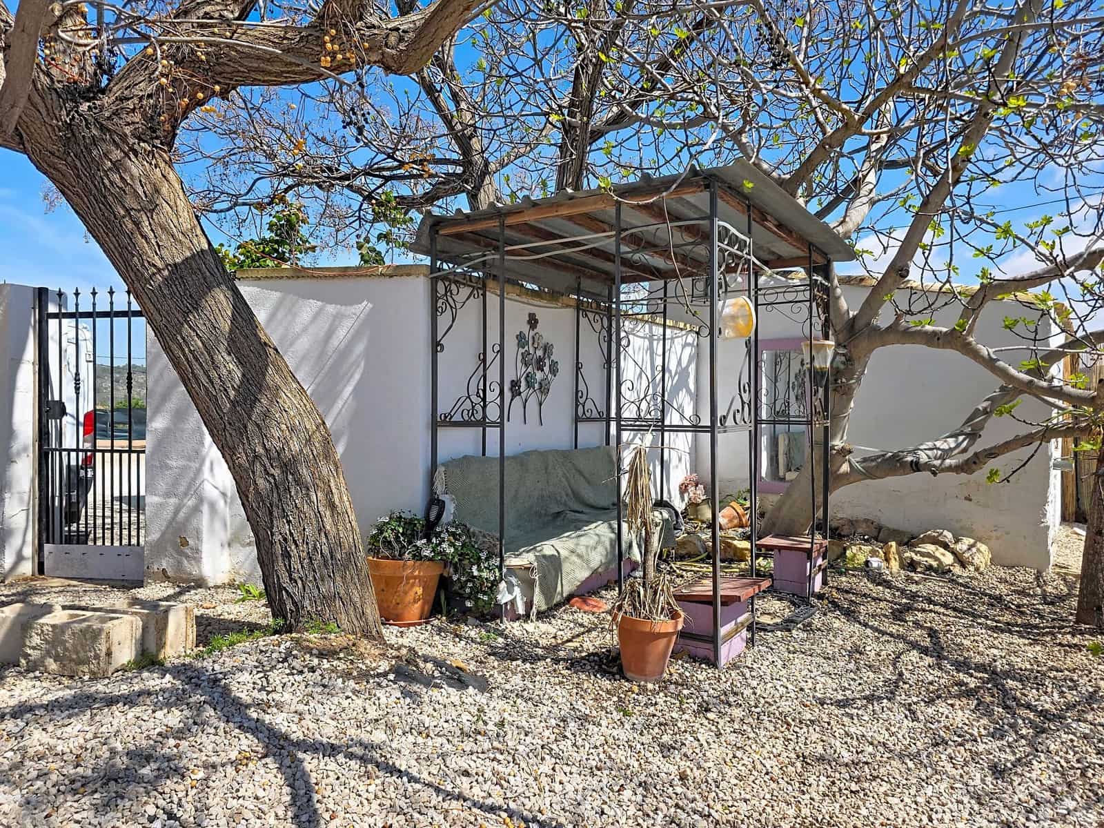 8 bedroom Finca/Country House for sale in Pinoso with pool - € 629,000 (Ref: 9841483)