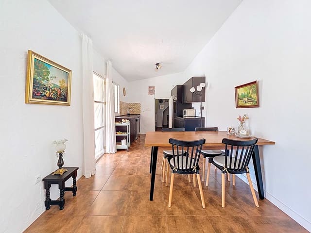 4 sypialnia Finka/Dom wiejski na sprzedaż w Fortuna z garażem - 169 900 € (Ref: 9841484)