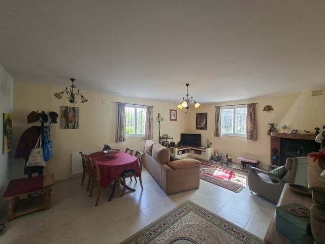3 soveværelse Finca/Landehus til salg i Freila med swimmingpool - € 239.000 (Ref: 9841485)