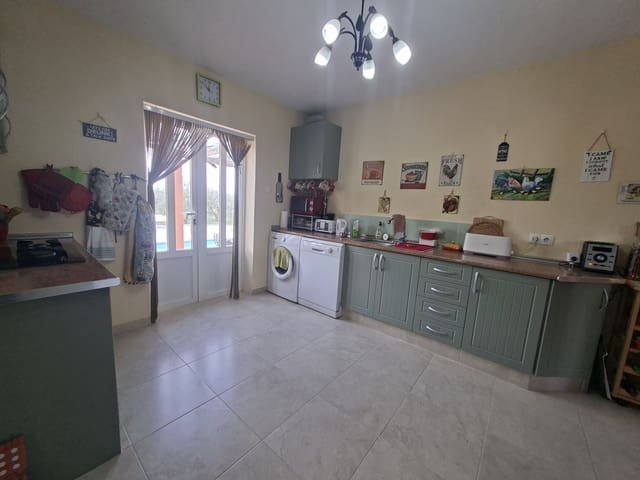 3 soveværelse Finca/Landehus til salg i Freila med swimmingpool - € 239.000 (Ref: 9841485)