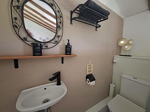 8 soverom Finca/Herregård til salgs i Baza med svømmebasseng garasje - € 495 000 (Ref: 9841486)