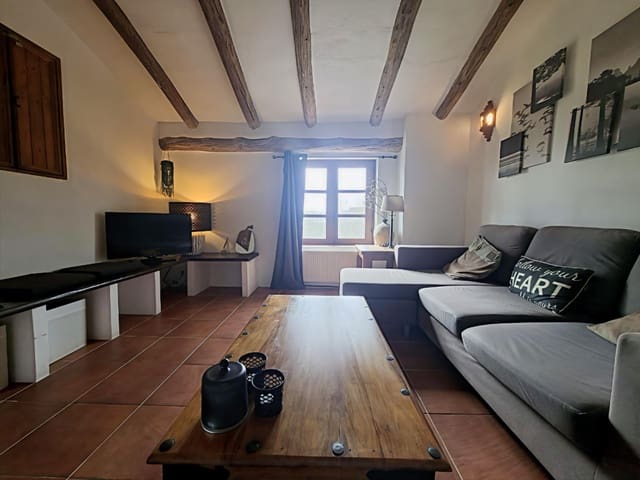 8 soverom Finca/Herregård til salgs i Baza med svømmebasseng garasje - € 495 000 (Ref: 9841486)