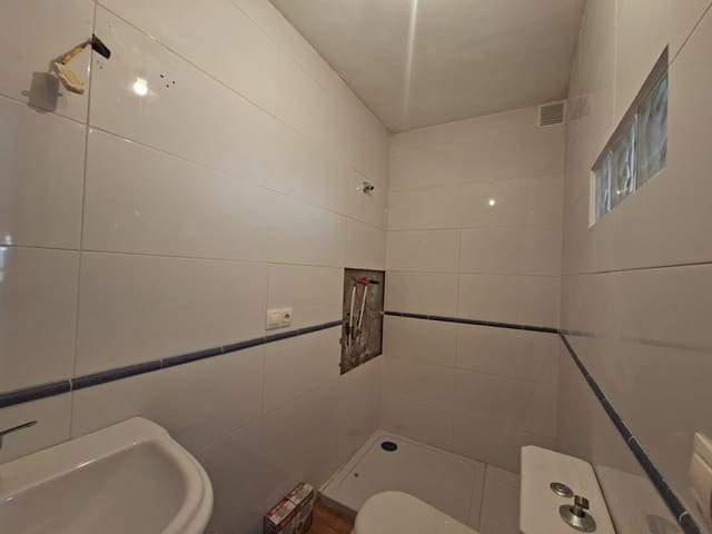 7 bedroom Cave House for sale in Freila - € 149,000 (Ref: 9841490)
