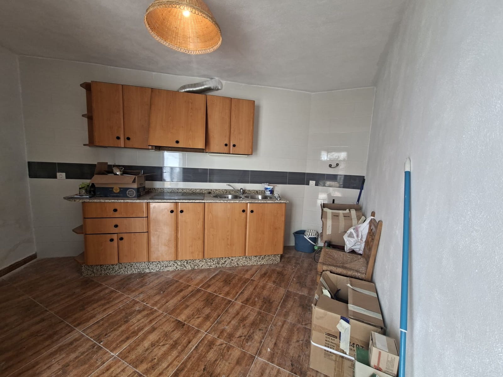 7 bedroom Cave House for sale in Freila - € 149,000 (Ref: 9841490)