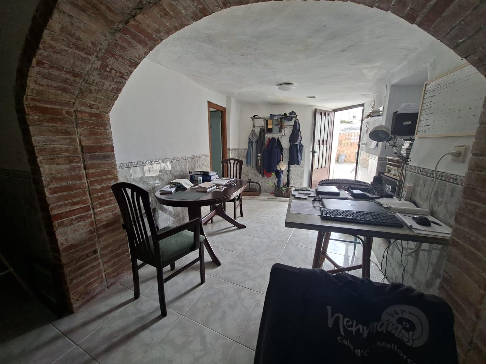 7 bedroom Cave House for sale in Freila - € 149,000 (Ref: 9841490)