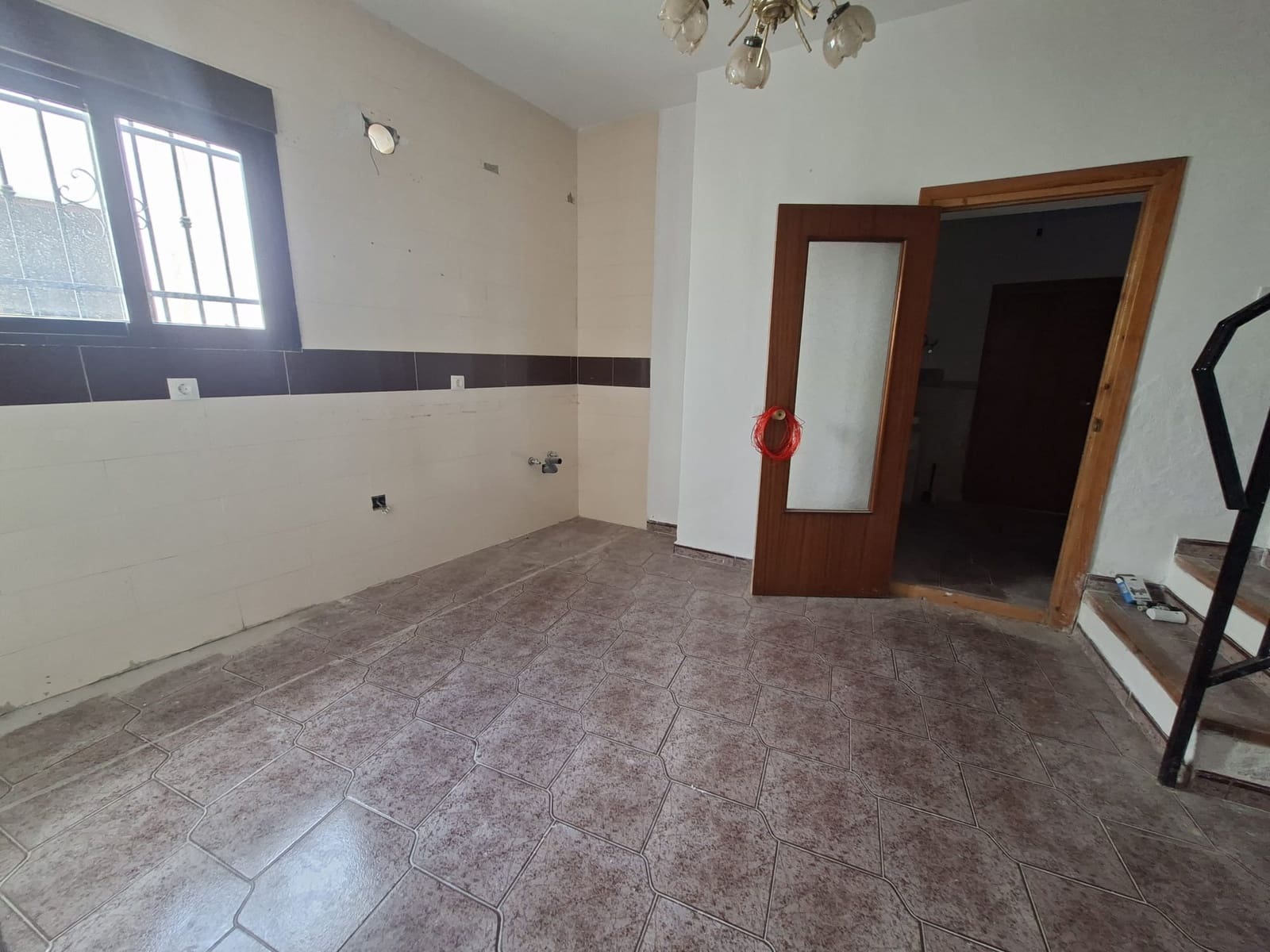 7 bedroom Cave House for sale in Freila - € 149,000 (Ref: 9841490)