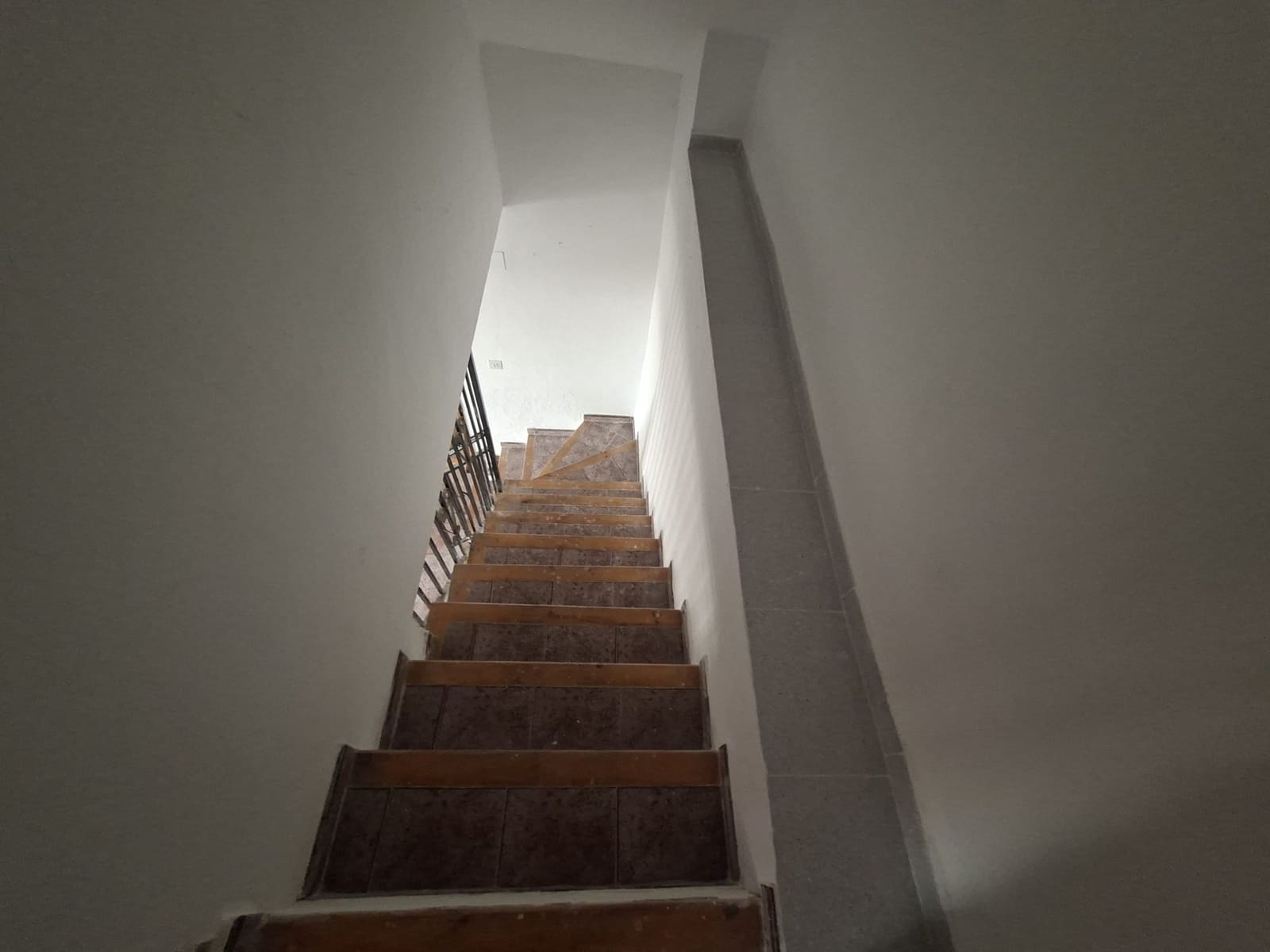 7 bedroom Cave House for sale in Freila - € 149,000 (Ref: 9841490)