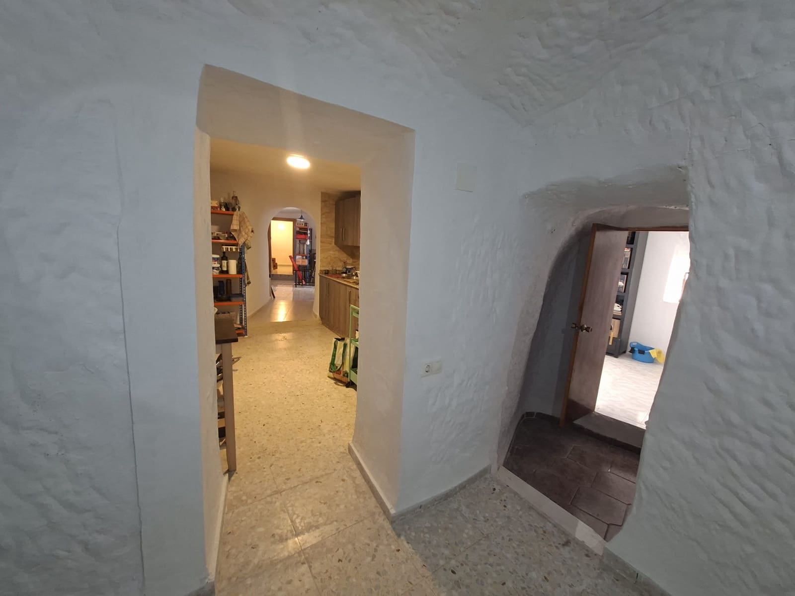 7 bedroom Cave House for sale in Freila - € 149,000 (Ref: 9841490)