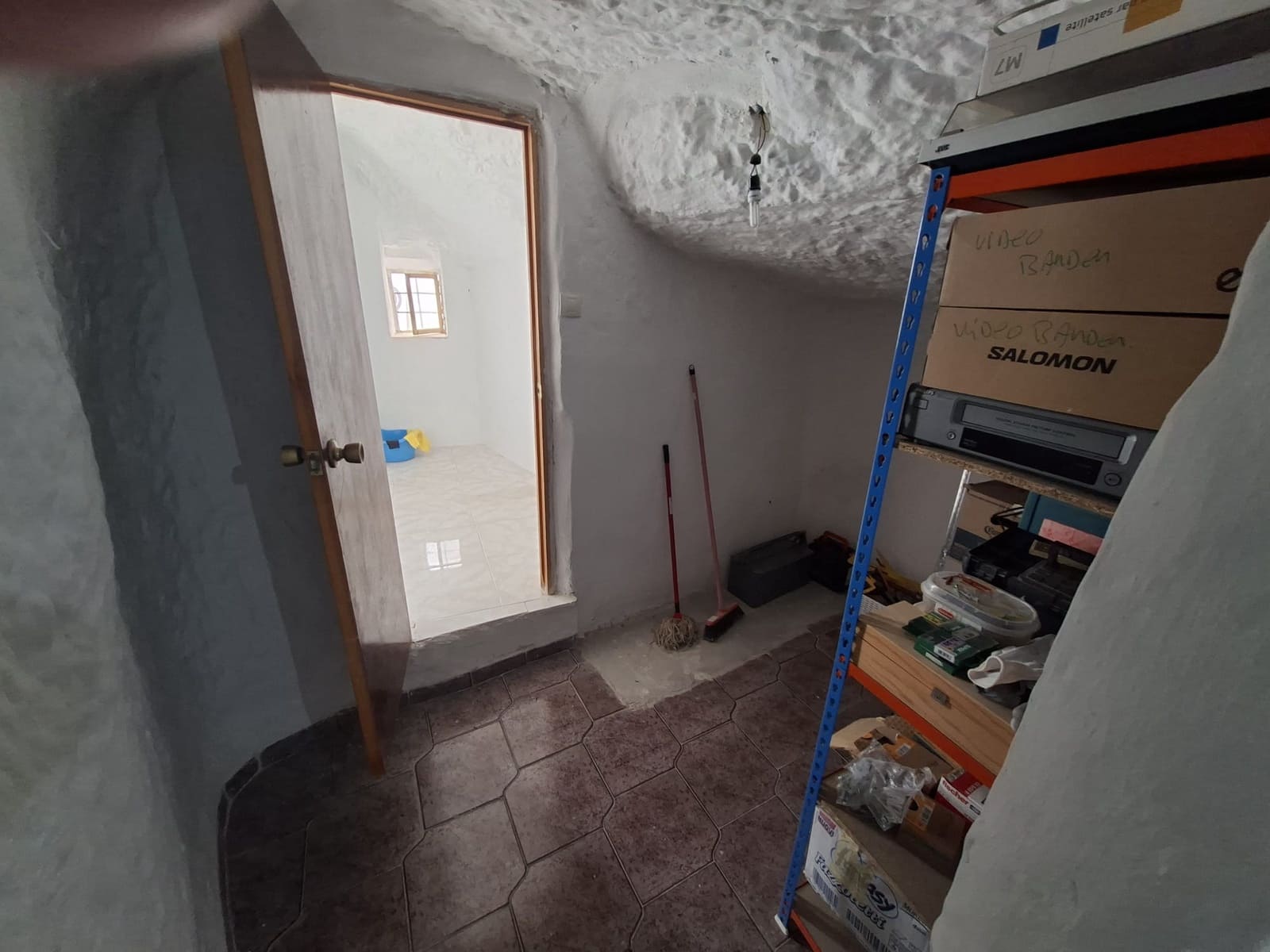 7 bedroom Cave House for sale in Freila - € 149,000 (Ref: 9841490)