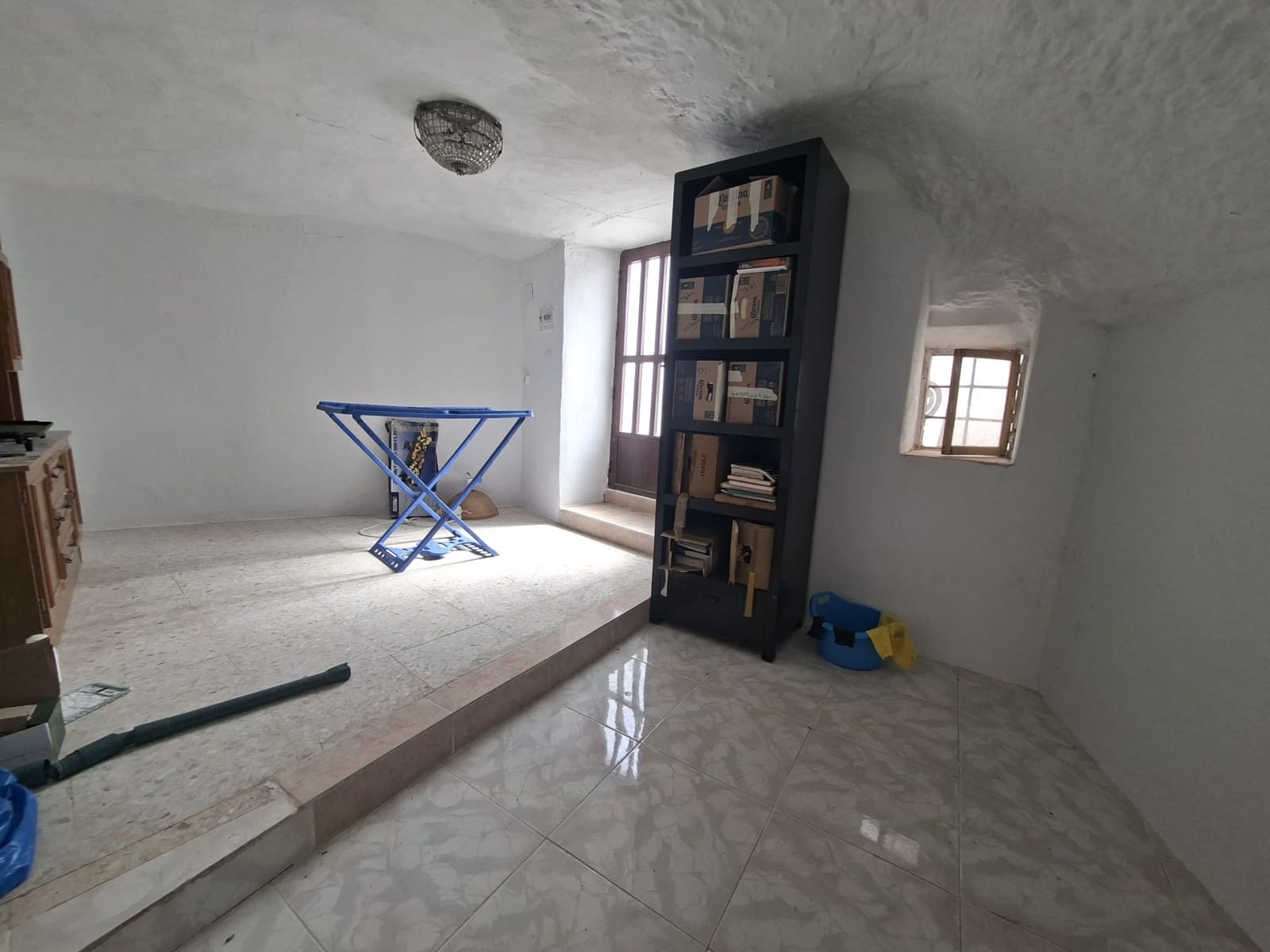 7 bedroom Cave House for sale in Freila - € 149,000 (Ref: 9841490)