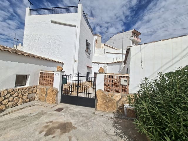 7 bedroom Cave House for sale in Freila - € 149,000 (Ref: 9841490)