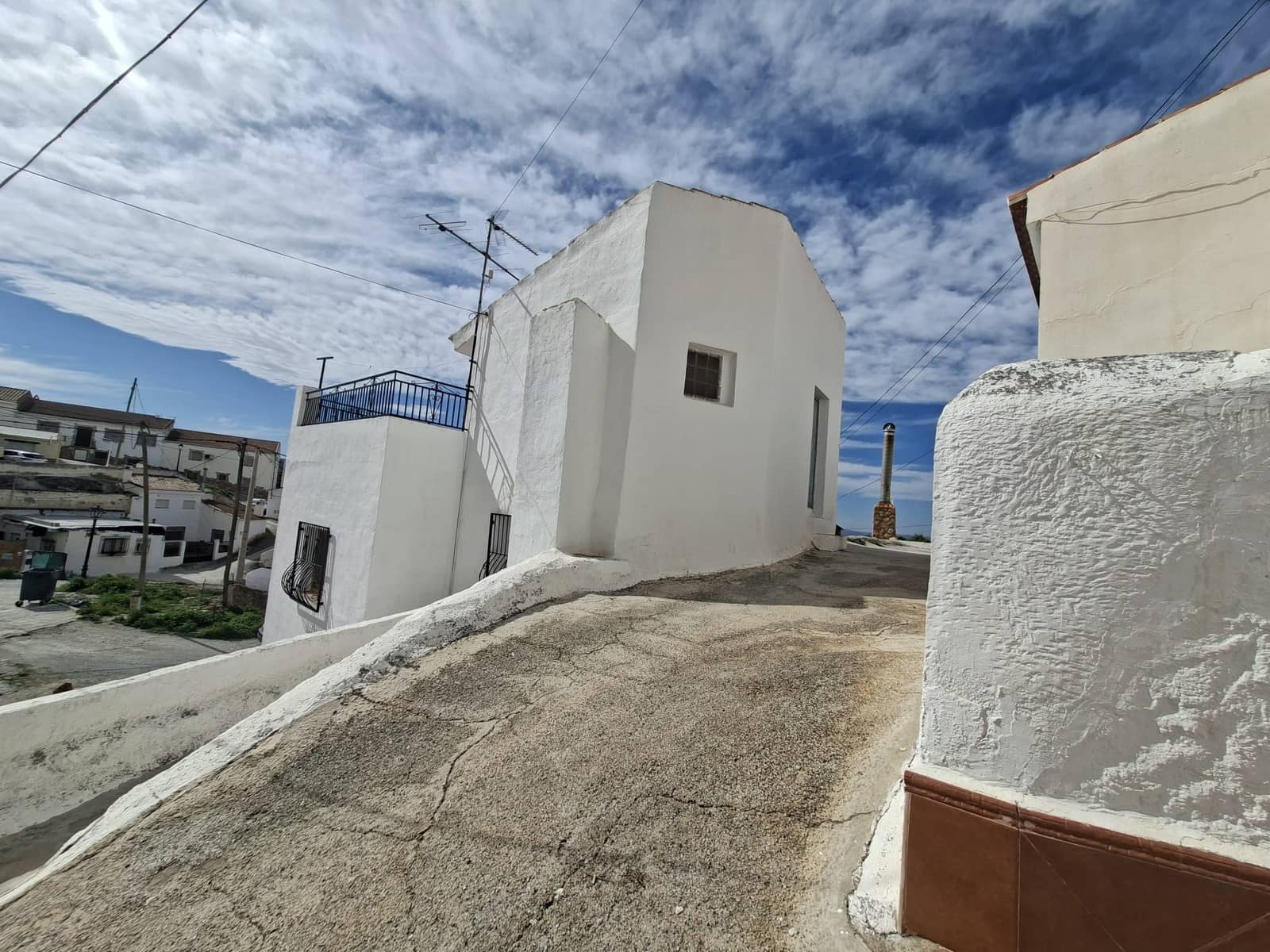 7 bedroom Cave House for sale in Freila - € 149,000 (Ref: 9841490)