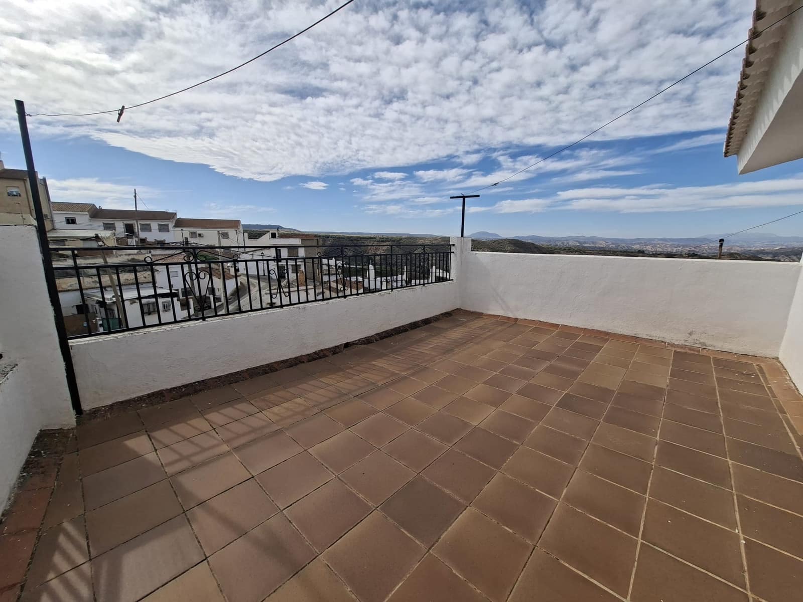 7 bedroom Cave House for sale in Freila - € 149,000 (Ref: 9841490)