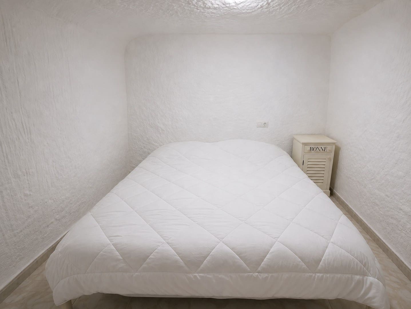 7 soveværelse Hulehus til salg i Freila - € 129.995 (Ref: 9841490)