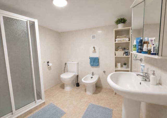7 makuuhuone Luolatalo myytävänä paikassa Freila - 129 995 € (Ref: 9841490)
