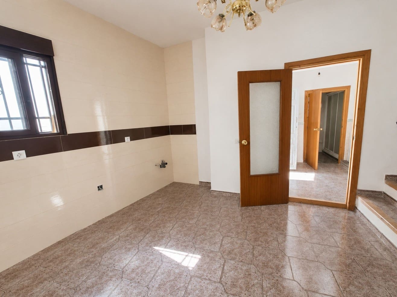 7 soveværelse Hulehus til salg i Freila - € 129.995 (Ref: 9841490)
