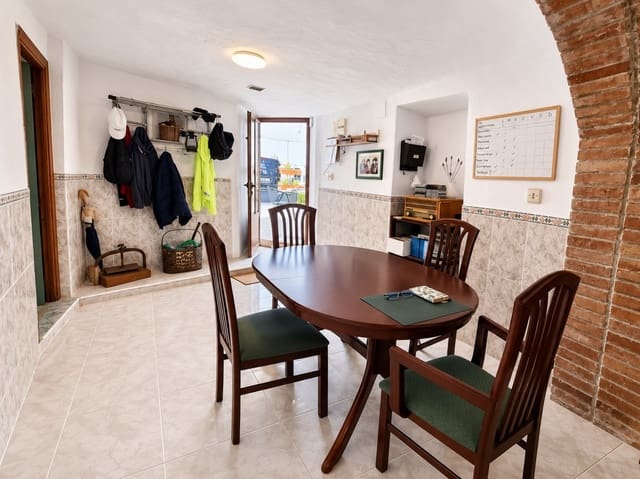 7 makuuhuone Luolatalo myytävänä paikassa Freila - 129 995 € (Ref: 9841490)