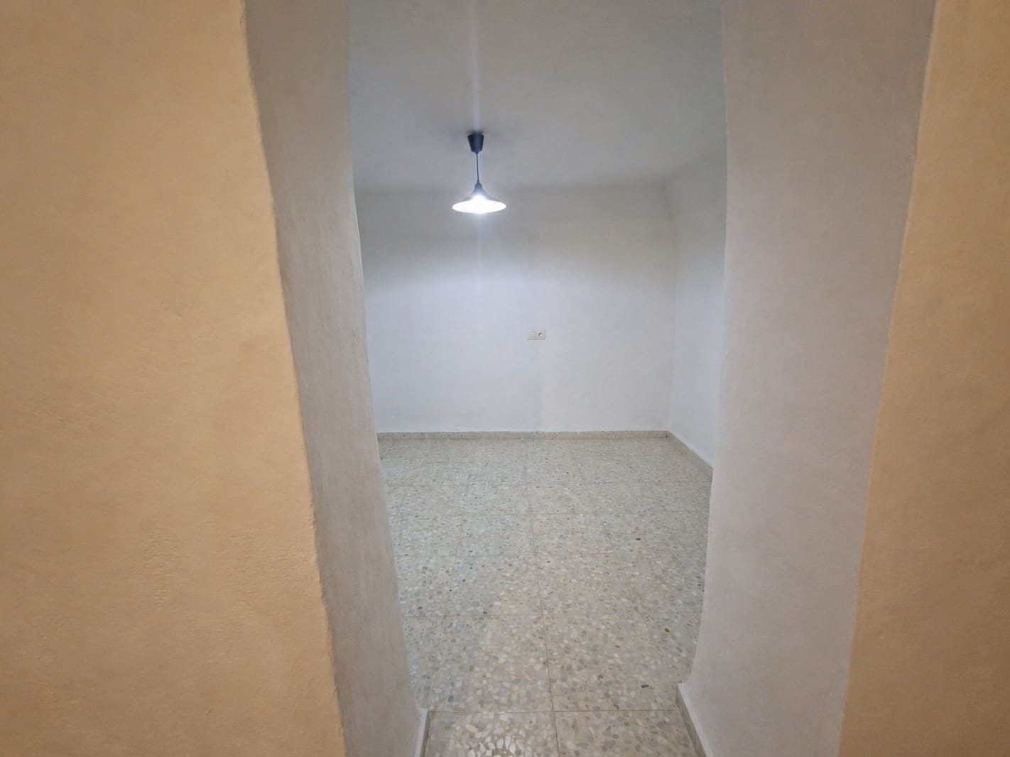 7 soveværelse Hulehus til salg i Freila - € 129.995 (Ref: 9841490)