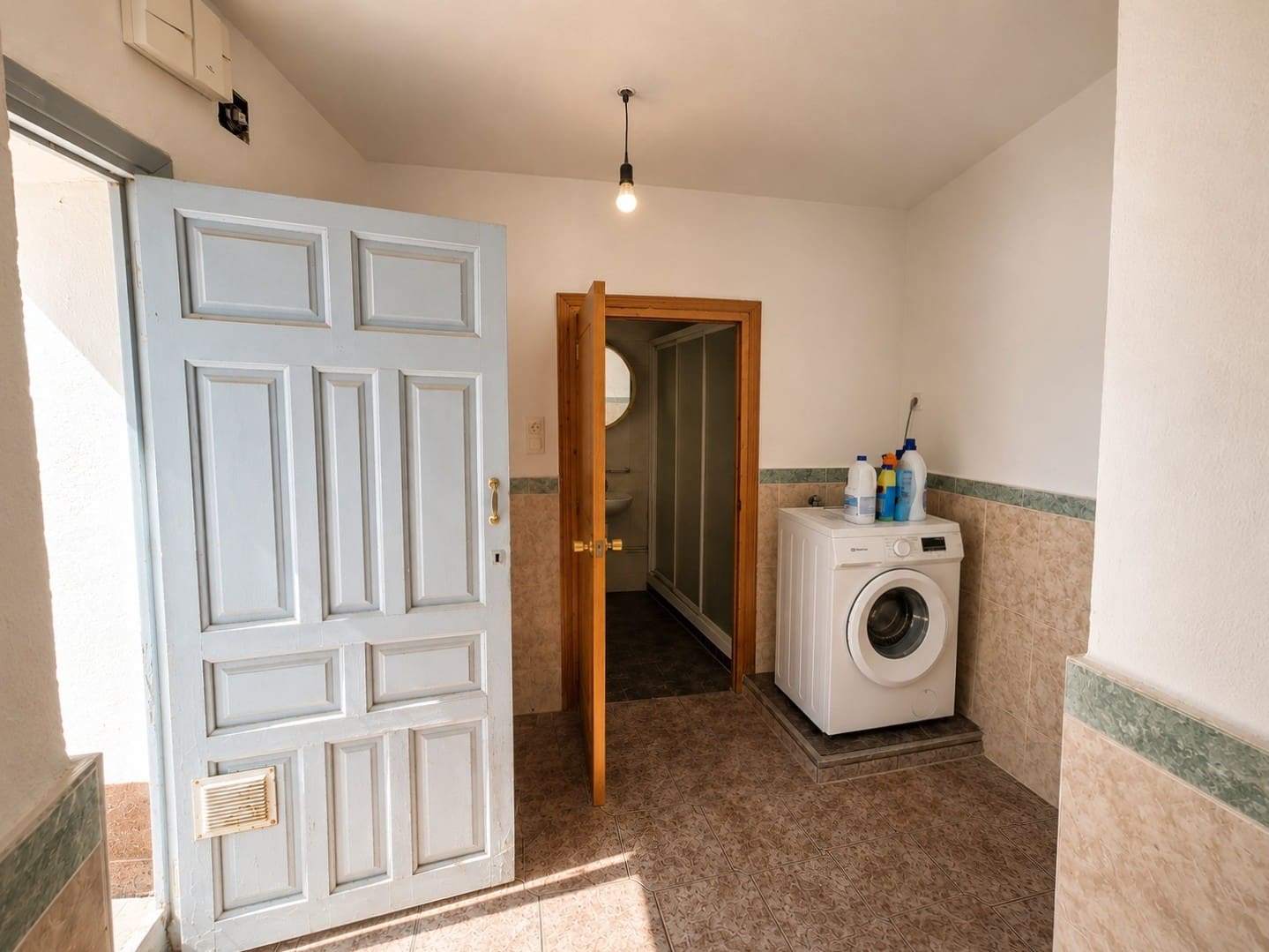 7 soveværelse Hulehus til salg i Freila - € 129.995 (Ref: 9841490)