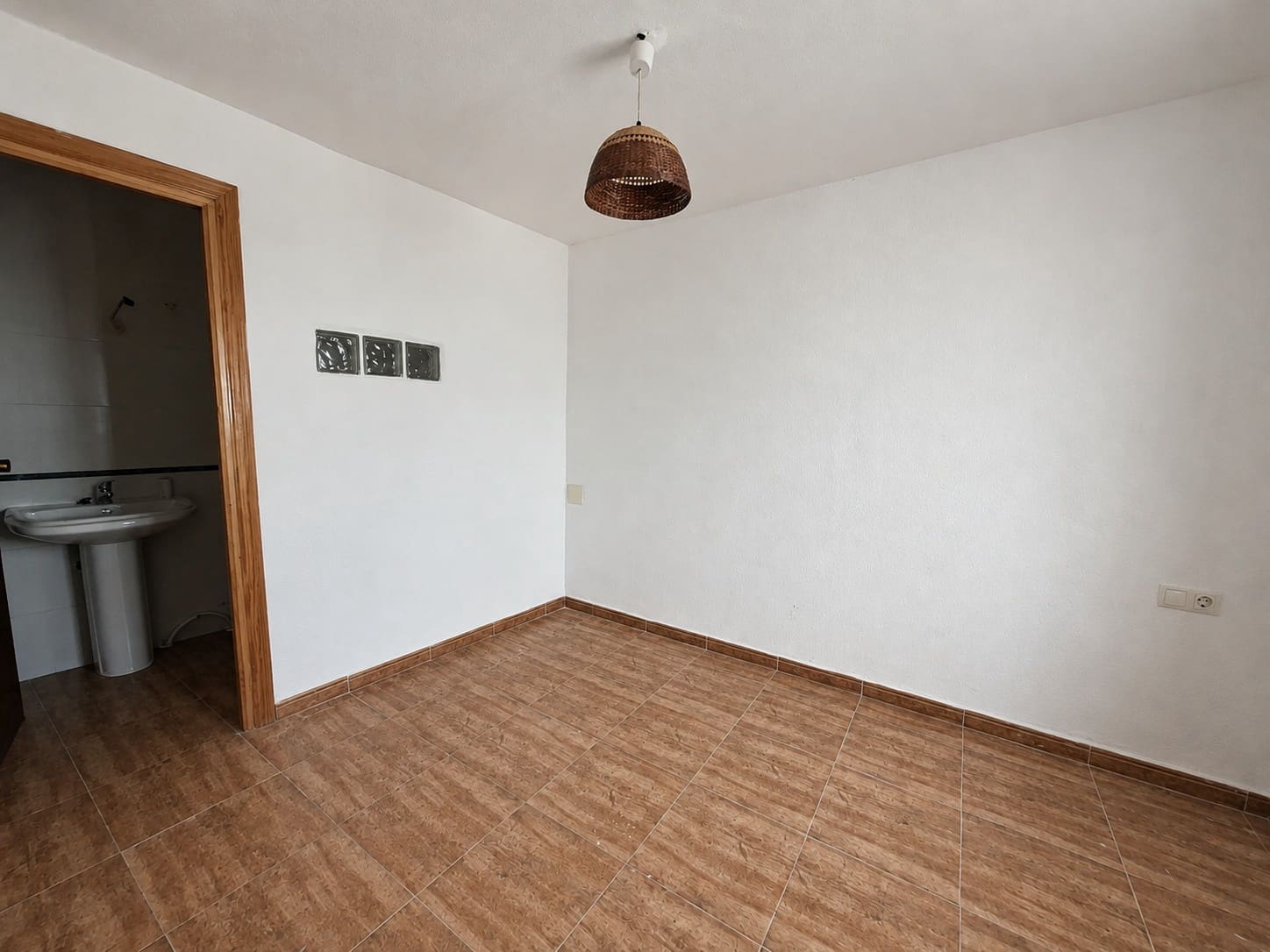 7 soveværelse Hulehus til salg i Freila - € 129.995 (Ref: 9841490)