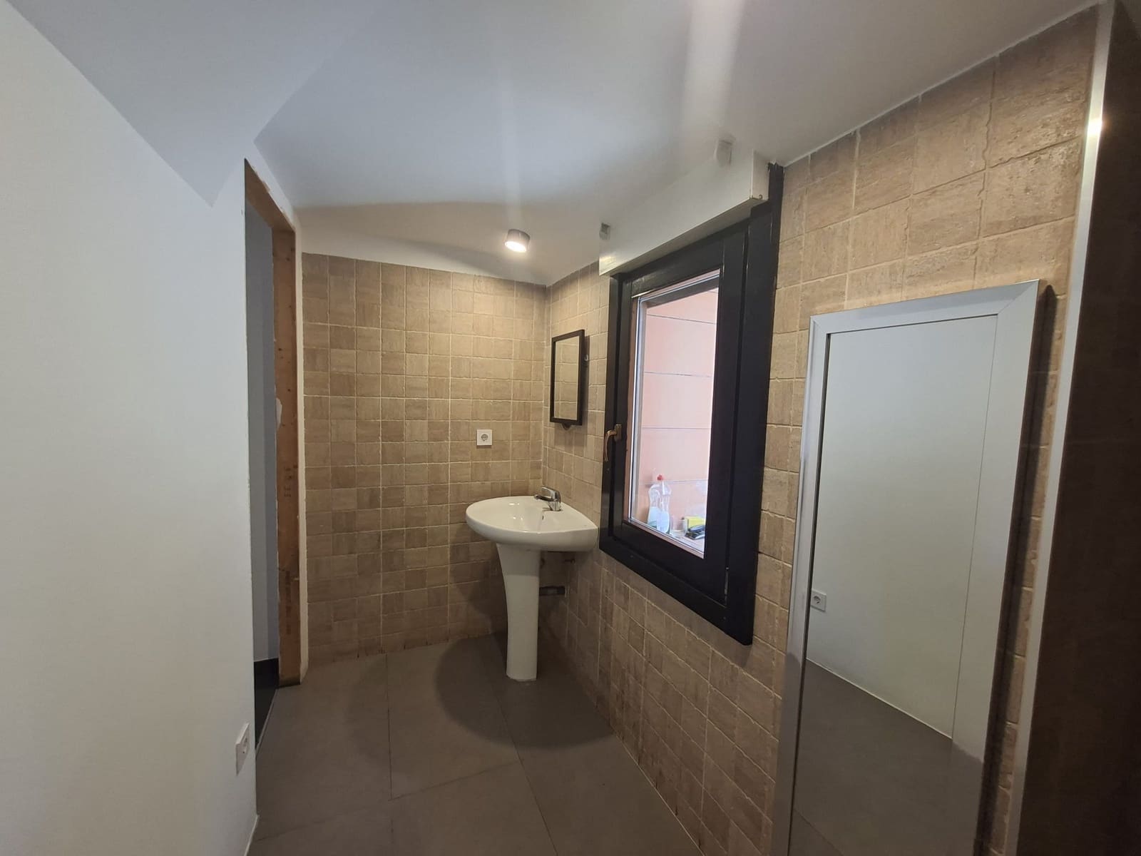 3 bedroom Cave House for sale in Baza with garage - € 135,000 (Ref: 9841491)