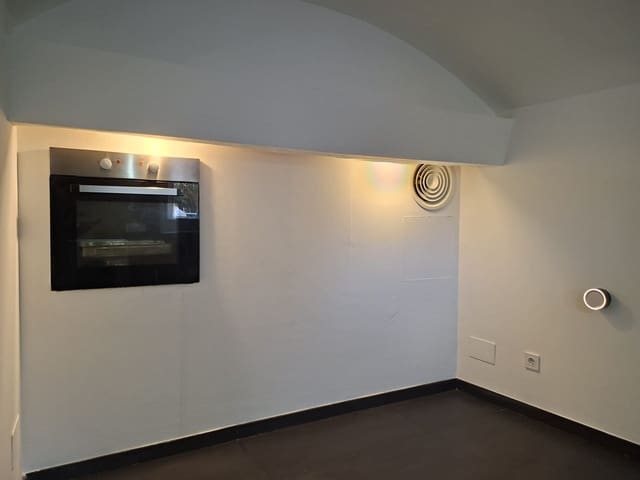 3 soverom Grottehus til salgs i Baza med garasje - € 135 000 (Ref: 9841491)