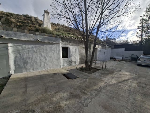 3 soverom Grottehus til salgs i Baza med garasje - € 135 000 (Ref: 9841491)